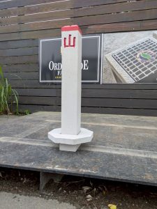 ベース付き境界杭80ｘ80ｘ600　八角形輪かせ付き